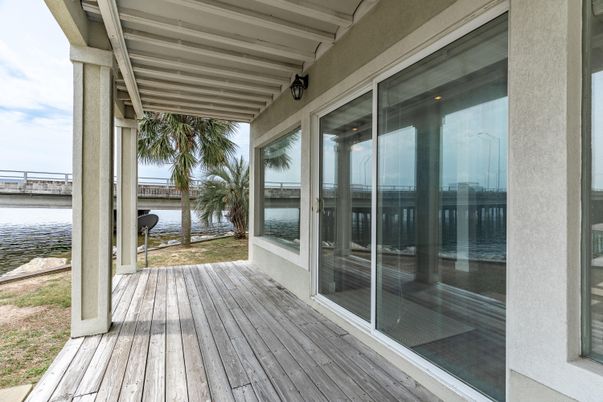 Exterior, Water