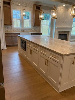 Fireplace, Interior, Kitchen, Pendant Lights, Recessed Lighting, Wood Texture Flooring