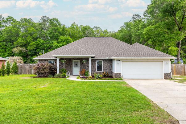 Attached, Exterior, Facade, Brick Facade, Ranch