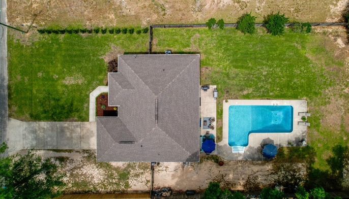 Exterior, Drone