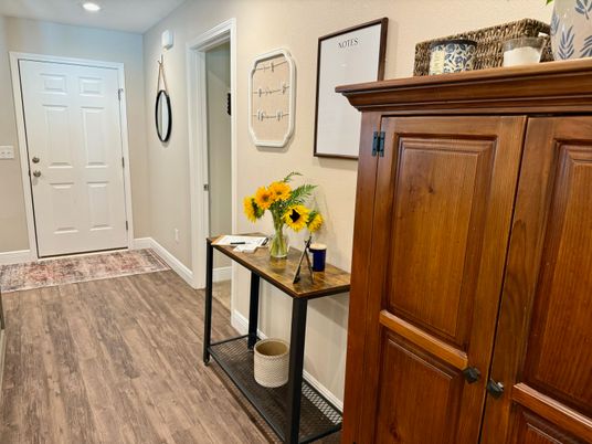 Interior, Recessed Lighting, Wood Texture Flooring