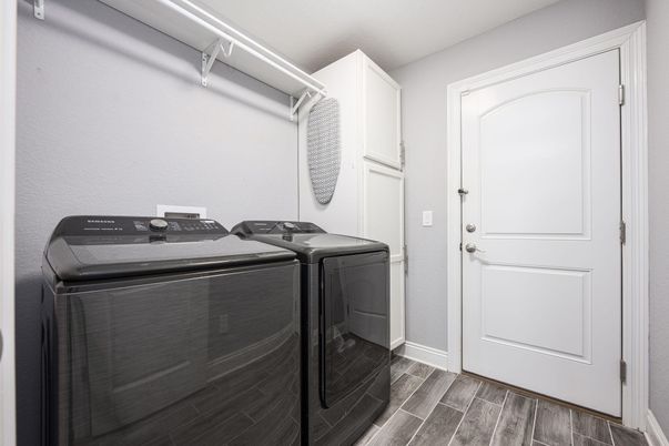 Interior, Washer, Wood Texture Flooring