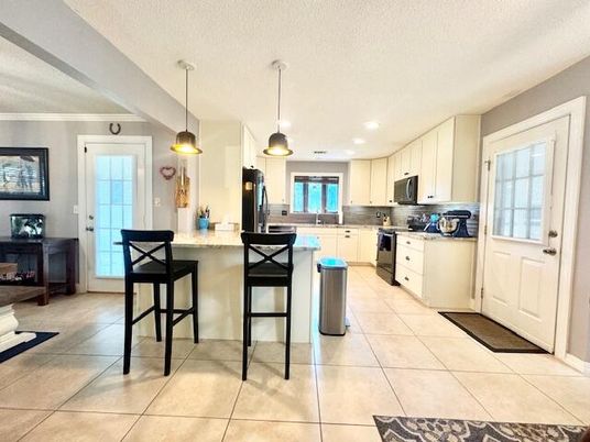 Interior, Kitchen, Pendant Lights, Recessed Lighting
