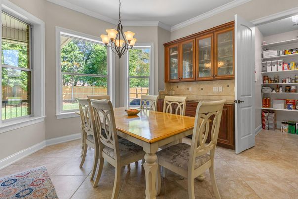 Chandelier, Dining room, Interior