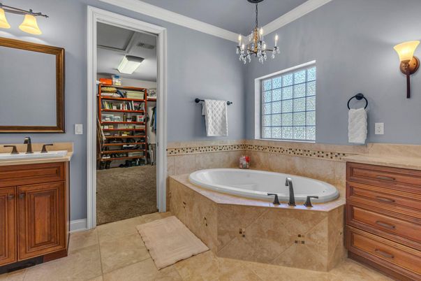Bathroom, Interior, Pendant Lights, Walk-in Closets