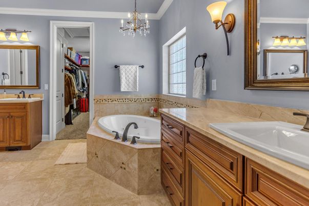 Bathroom, Dual Sink Vanities, Interior, Pendant Lights