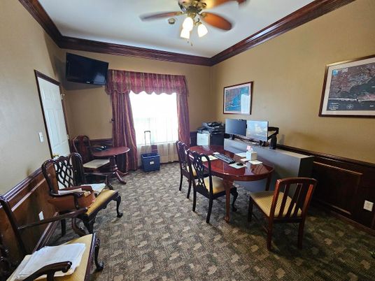 Home Office, Interior