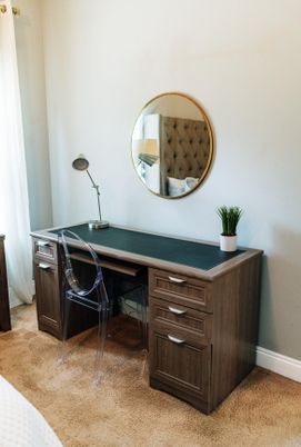 Home Office, Interior