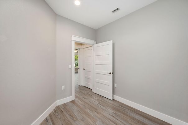 Empty room, Interior, Recessed Lighting, Wood Texture Flooring