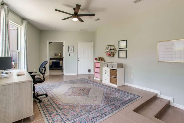 Home Office, Interior