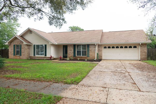 Attached, Exterior, Facade, Brick Facade, Ranch