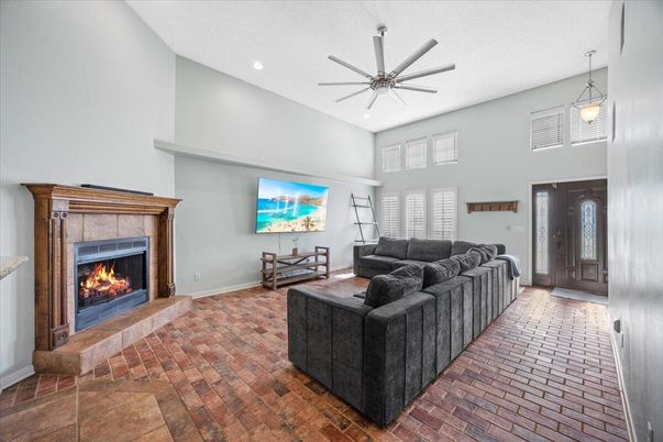 Fireplace, Interior, Living room, Pendant Lights, Recessed Lighting