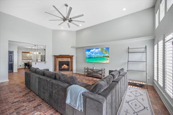 Fireplace, Interior, Living room, Pendant Lights, Recessed Lighting