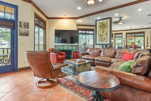 Interior, Living room, Pendant Lights, Recessed Lighting