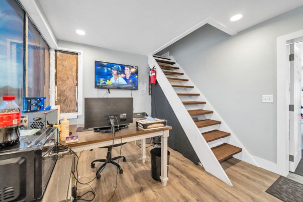 Home Office, Interior, Recessed Lighting, Wood Texture Flooring
