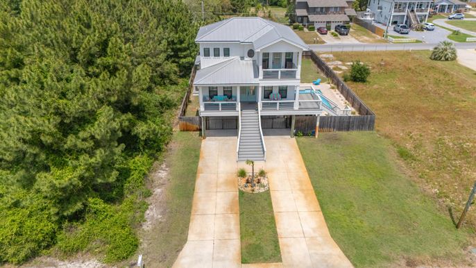 Exterior, Drone