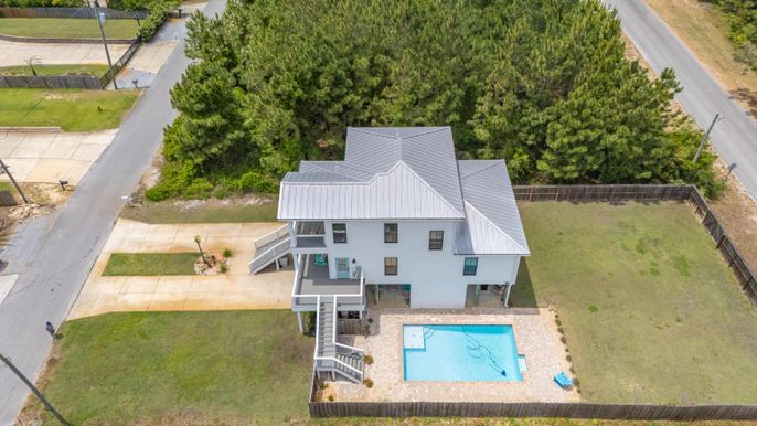 Exterior, Drone