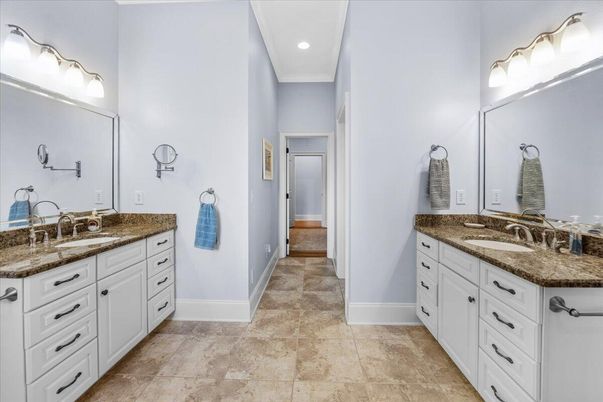 Bathroom, Dual Sink Vanities, Interior, Recessed Lighting
