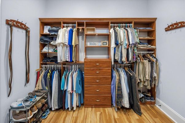 Interior, Walk-in Closets, Wood Texture Flooring