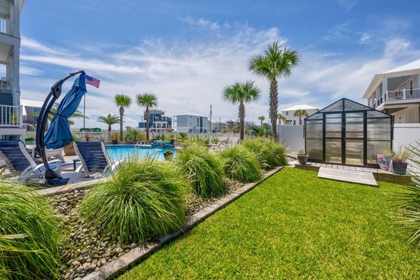 Backyard, Exterior, Pool