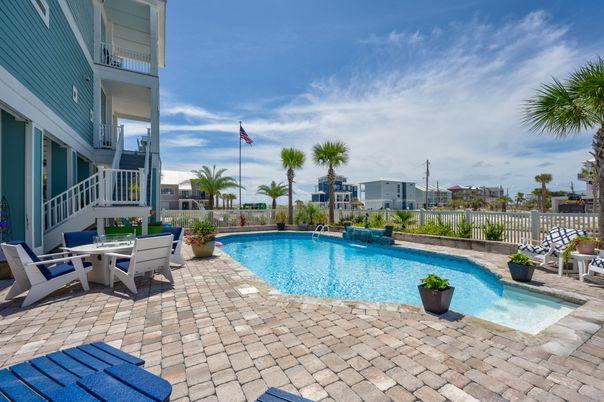 Exterior, Pool