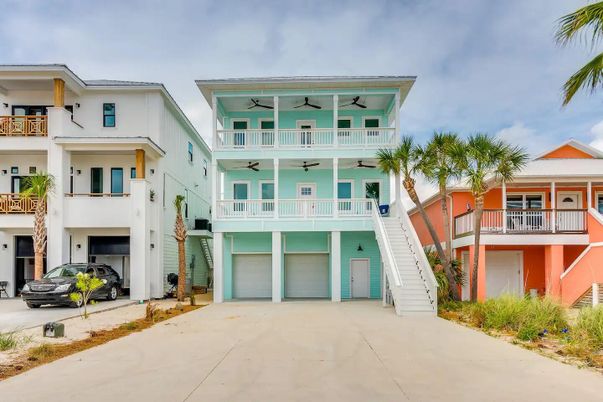 Attached, Exterior, Facade, Rowhouse