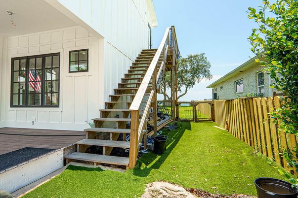 Backyard, Exterior