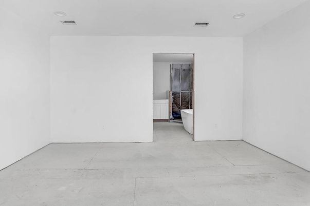 Bathroom, Empty room, Interior, Recessed Lighting