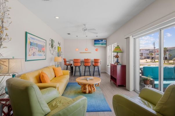 Interior, Living room, Pendant Lights, Recessed Lighting
