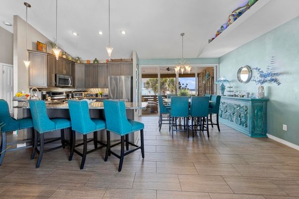 Dining room, Interior, Kitchen, Pendant Lights, Recessed Lighting, Stainless Steel Appliances