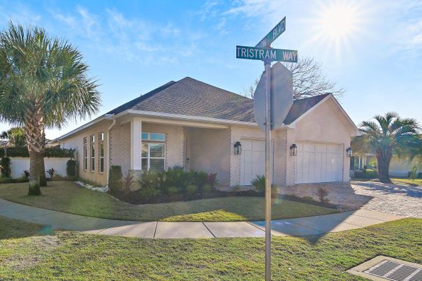 Attached, Exterior, Facade, Ranch