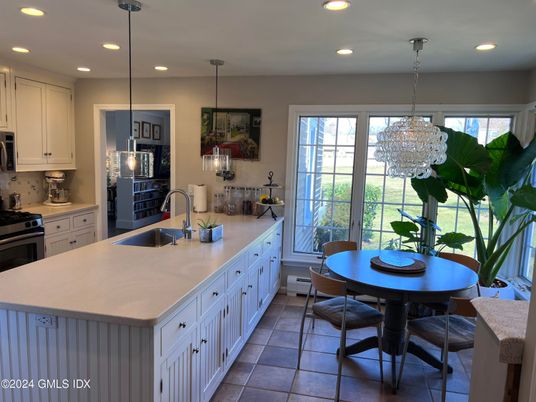 Dining room, Interior, Kitchen, Pendant Lights, Recessed Lighting, Stainless Steel Appliances