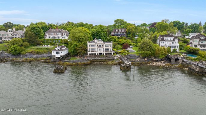 Exterior, Lake