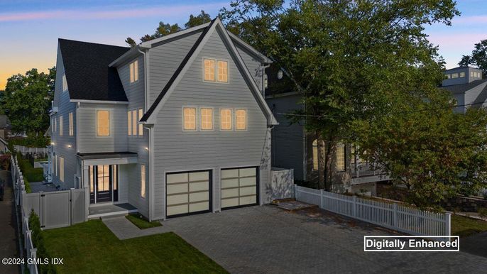 Attached, Exterior, Facade, Farmhouse
