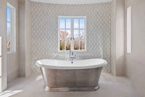 Bathroom, Free Standing Baths, Interior