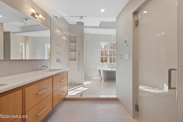 Bathroom, Dual Sink Vanities, Free Standing Baths, Interior, Recessed Lighting