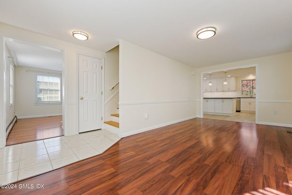 Empty room, Interior, Pendant Lights, Wood Texture Flooring