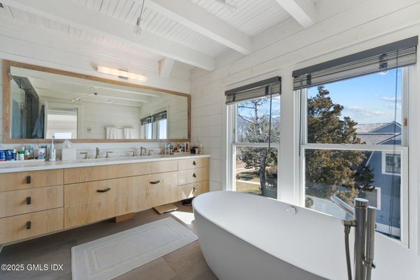 Bathroom, Dual Sink Vanities, Free Standing Baths, Interior