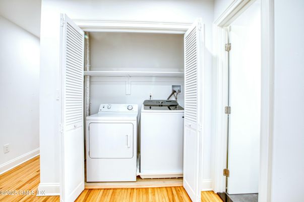 Interior, Utility Closets, Washer, Wood Texture Flooring