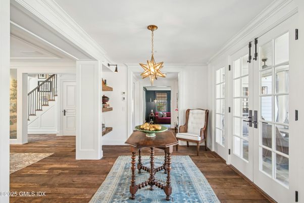 Interior, Pendant Lights, Wood Texture Flooring