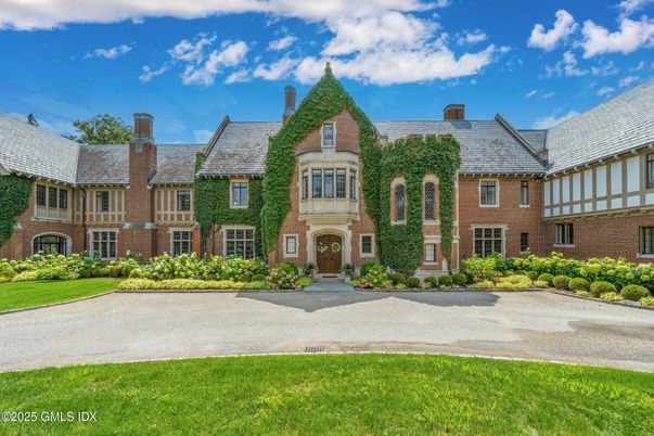 Backyard, Exterior, Facade, Brick Facade, French Provincial
