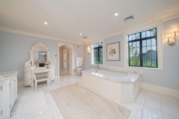 Bathroom, Interior, Recessed Lighting