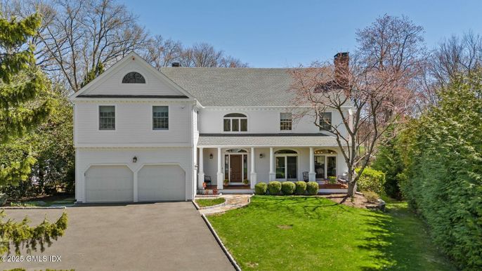 Attached, Exterior, Facade, Farmhouse