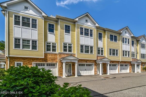 Attached, Exterior, Facade, Brick Facade, Rowhouse
