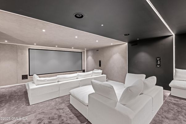 Interior, Projection Screen, Recessed Lighting, Theatre Room