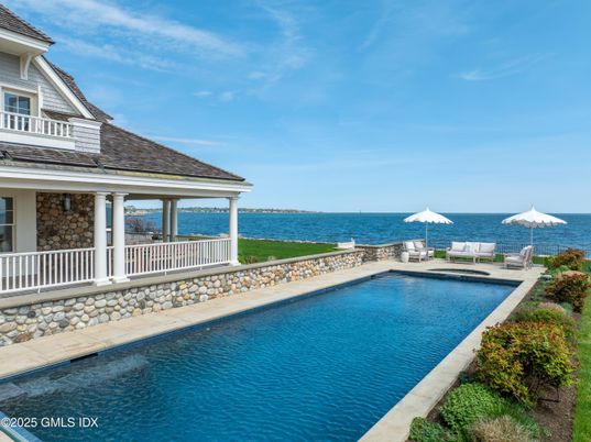 Exterior, Lake, Pool, Water