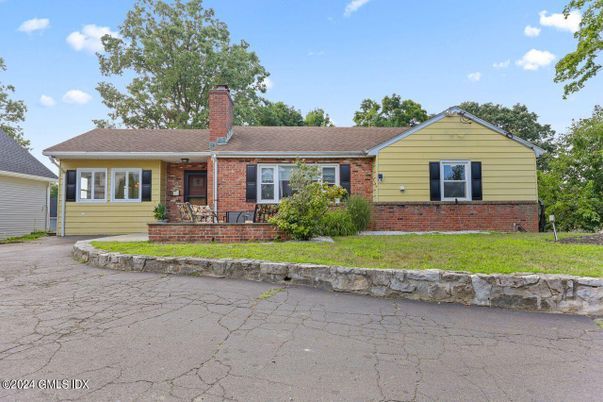 Exterior, Facade, Brick Facade, Ranch
