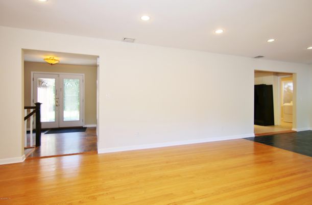 Empty room, Interior, Recessed Lighting, Wood Texture Flooring