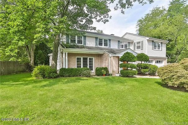 Backyard, Exterior, Facade, Raised Ranch