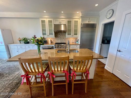 Dining room, Interior, Kitchen, Recessed Lighting, Stainless Steel Appliances, Wood Texture Flooring